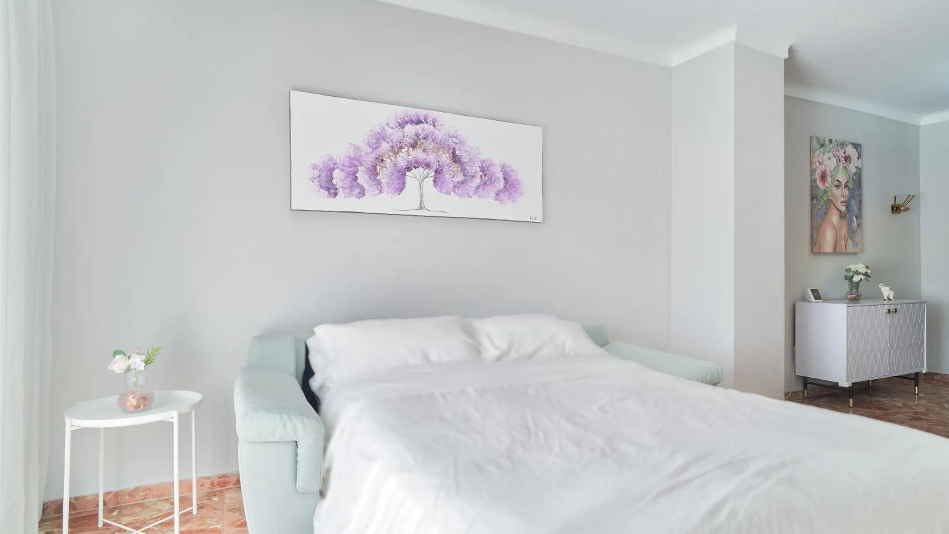 Sun-Kissed Getaway Apartment Malaga Spain
